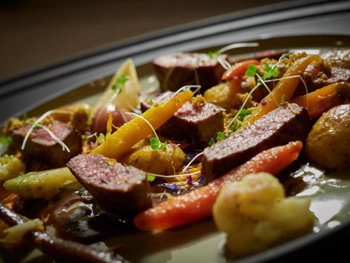 Auberge De Bellelay Restaurant Chez Aron Balde מראה חיצוני תמונה